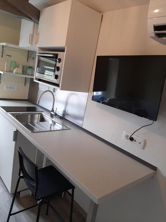 Silvo Apartments โคเปร์ ภายนอก รูปภาพ
