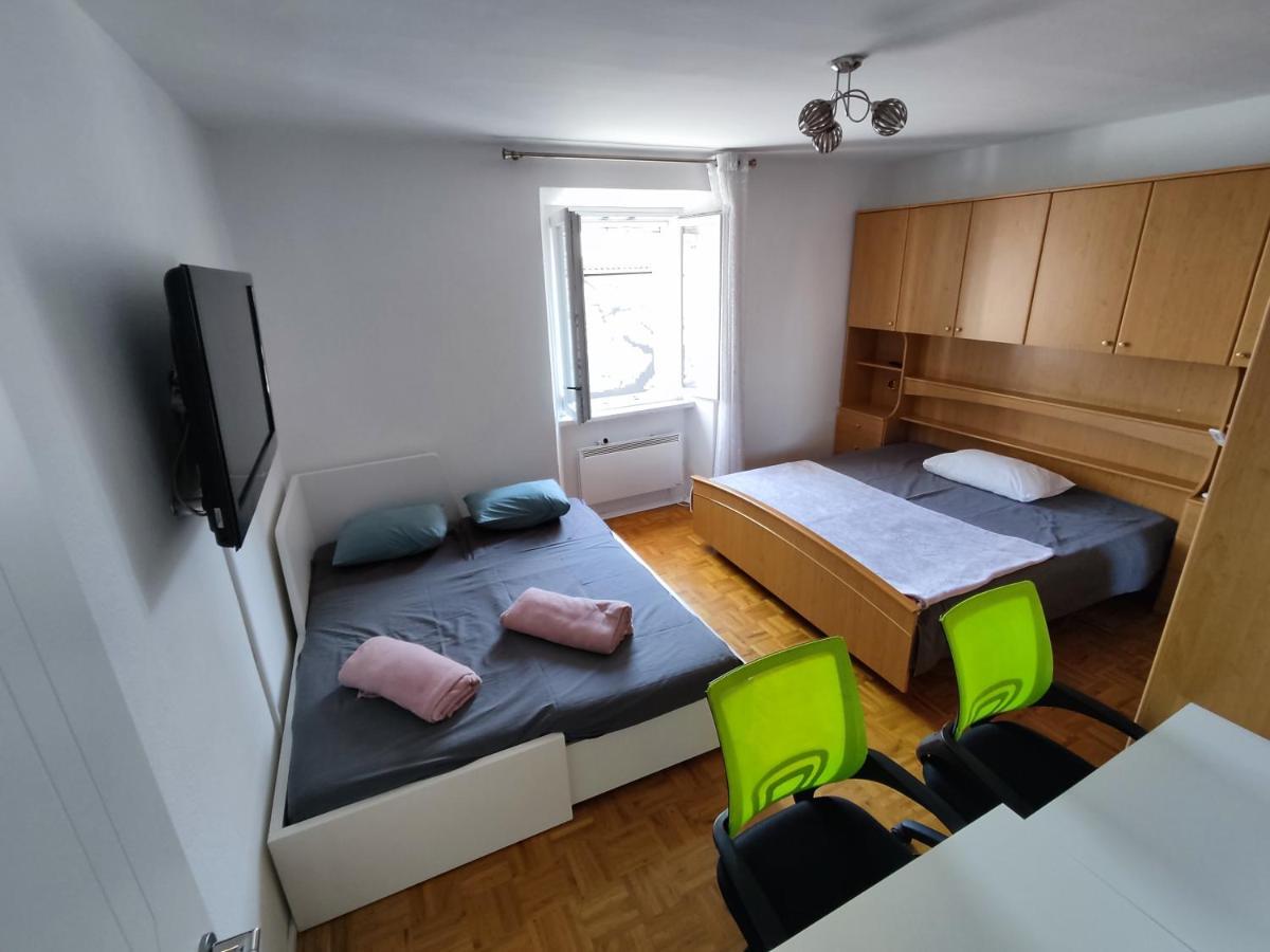 Silvo Apartments โคเปร์ ภายนอก รูปภาพ