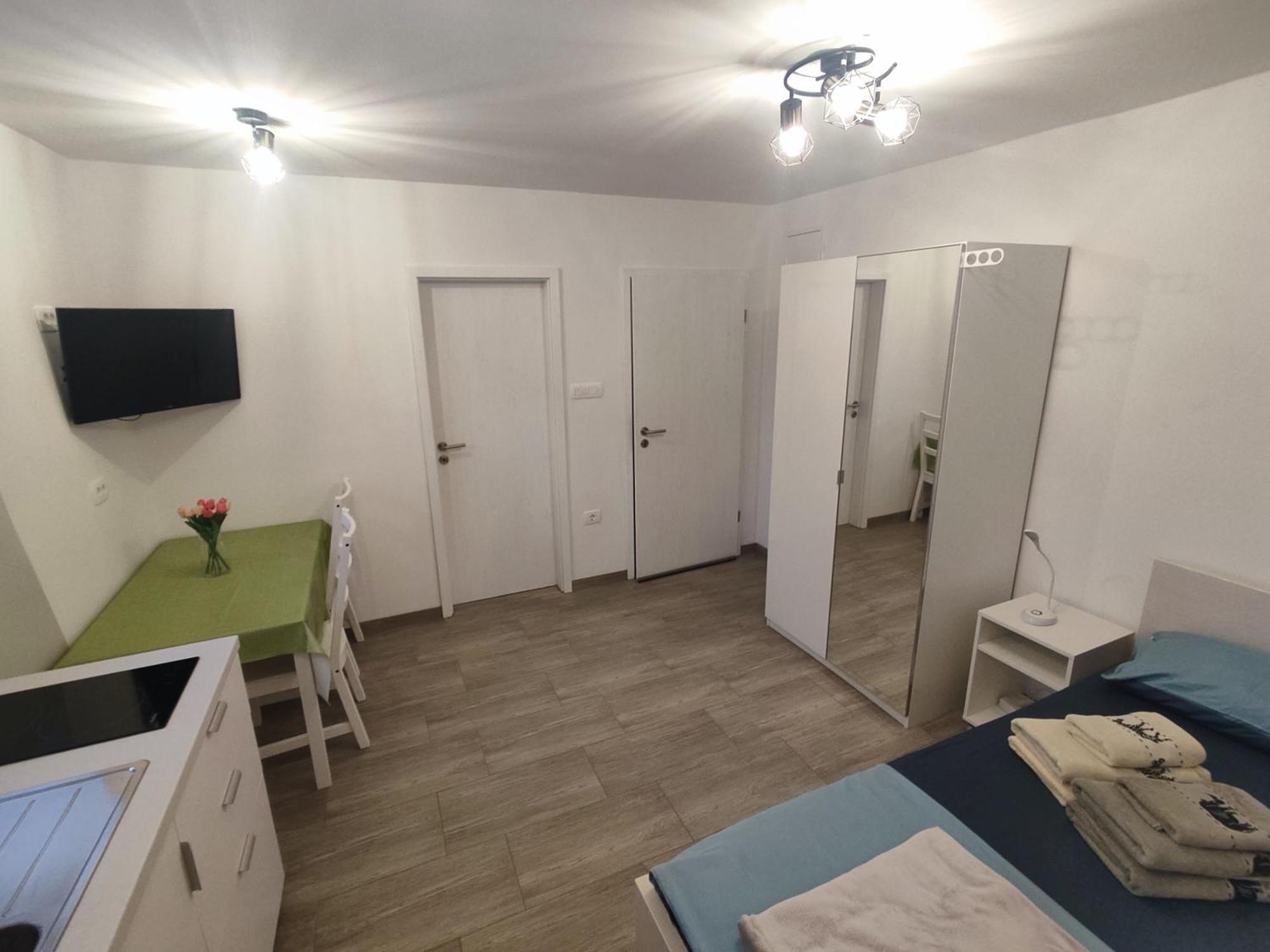 Silvo Apartments โคเปร์ ภายนอก รูปภาพ